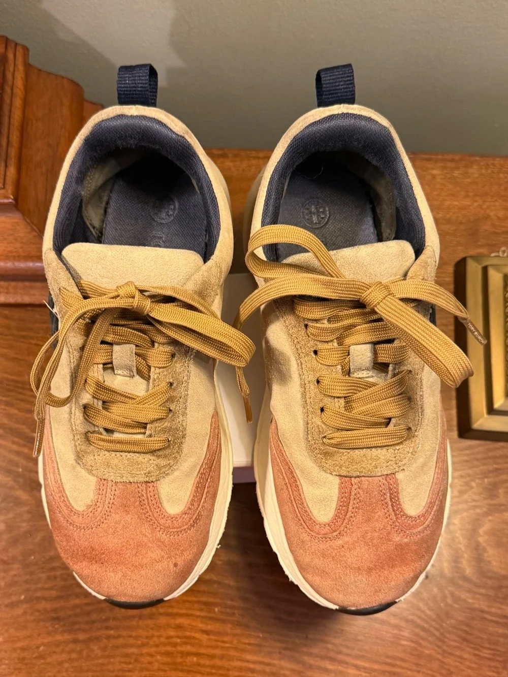 Tory Burch Good Luck Trainer / Nat Suede  Cream/Navy/Pink Moon Size 6 $328